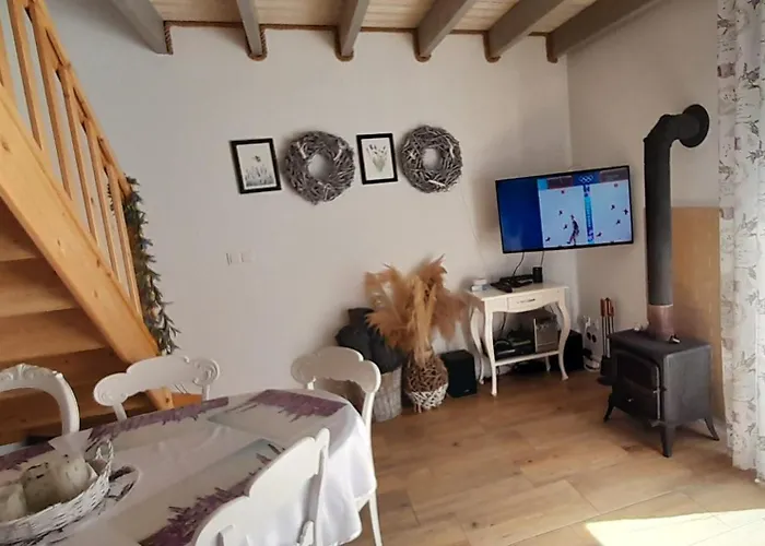 Lawendowy Domek Nad Jeziorem Szteklin